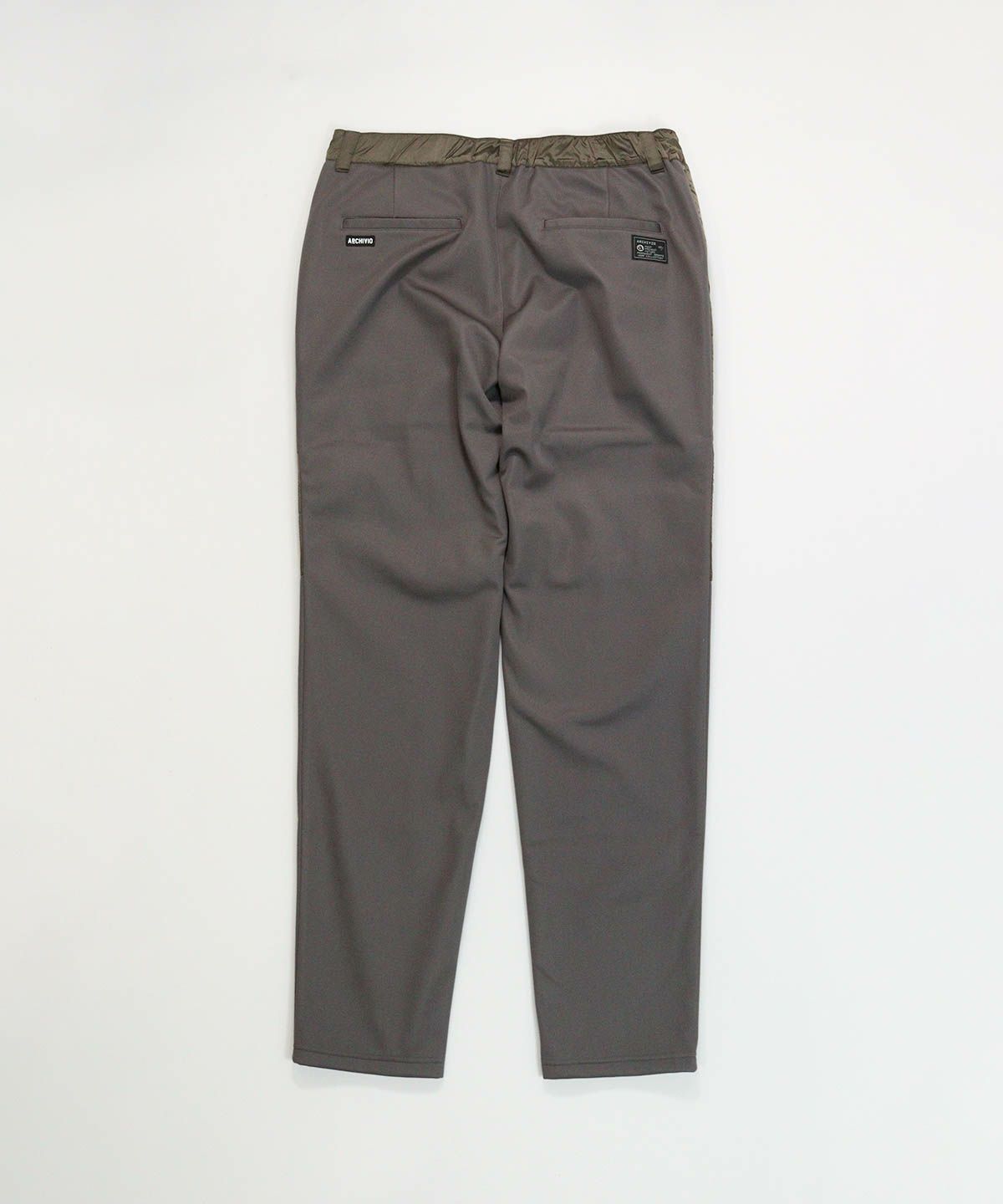 【メンズ】異素材切替撥水パンツ(カーキ)後ろ