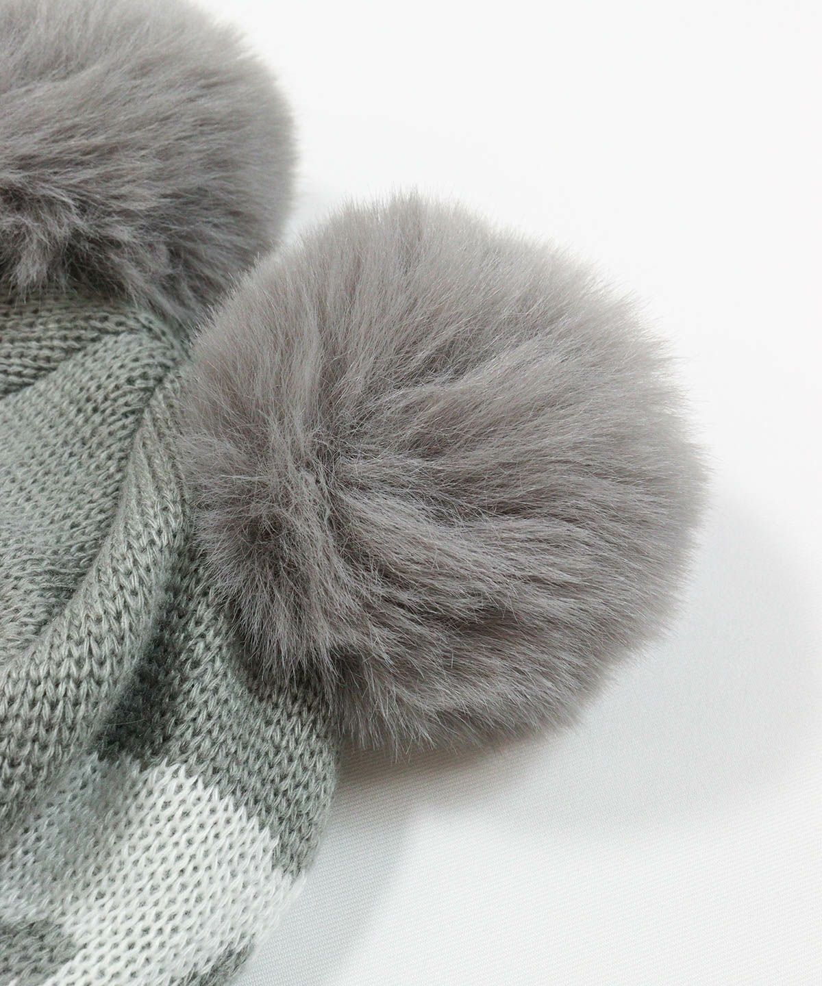 ボンボン部分(グレー)