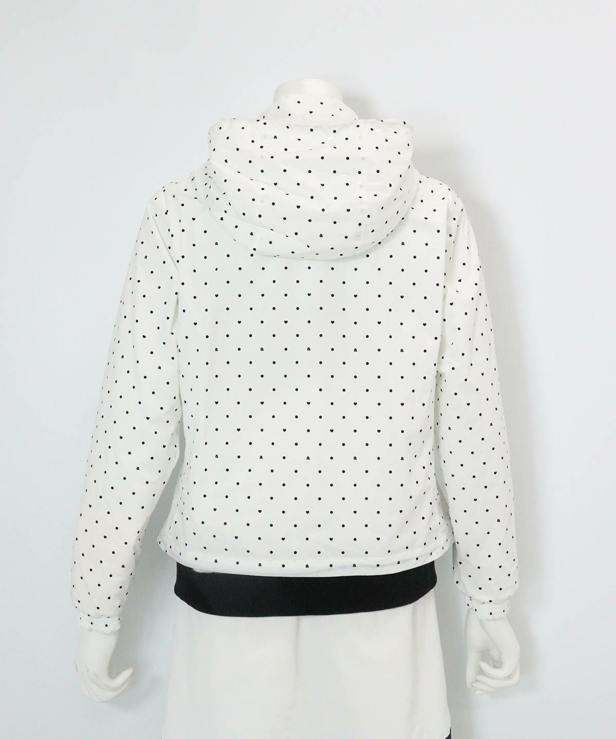 保温撥水ドット柄ブルゾン(ホワイト)後ろ