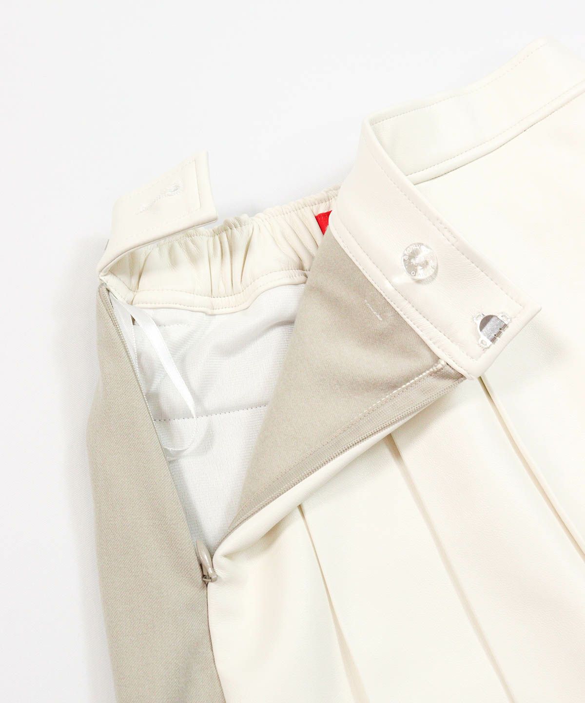 ファスナー部分(ホワイト)