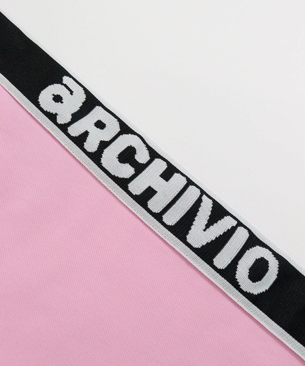 サイドロゴ部分(ピンク)