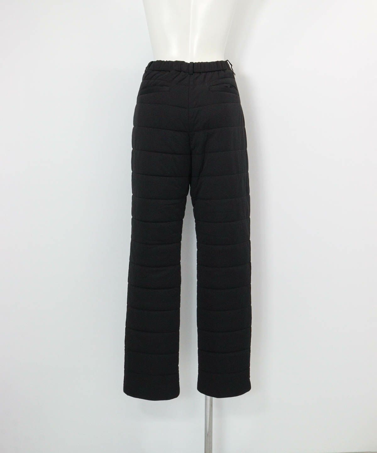 防風保温中綿キルトパンツ(ブラック)後ろ