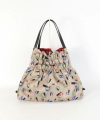 スカーフ柄風トートバッグ(ベージュ)前