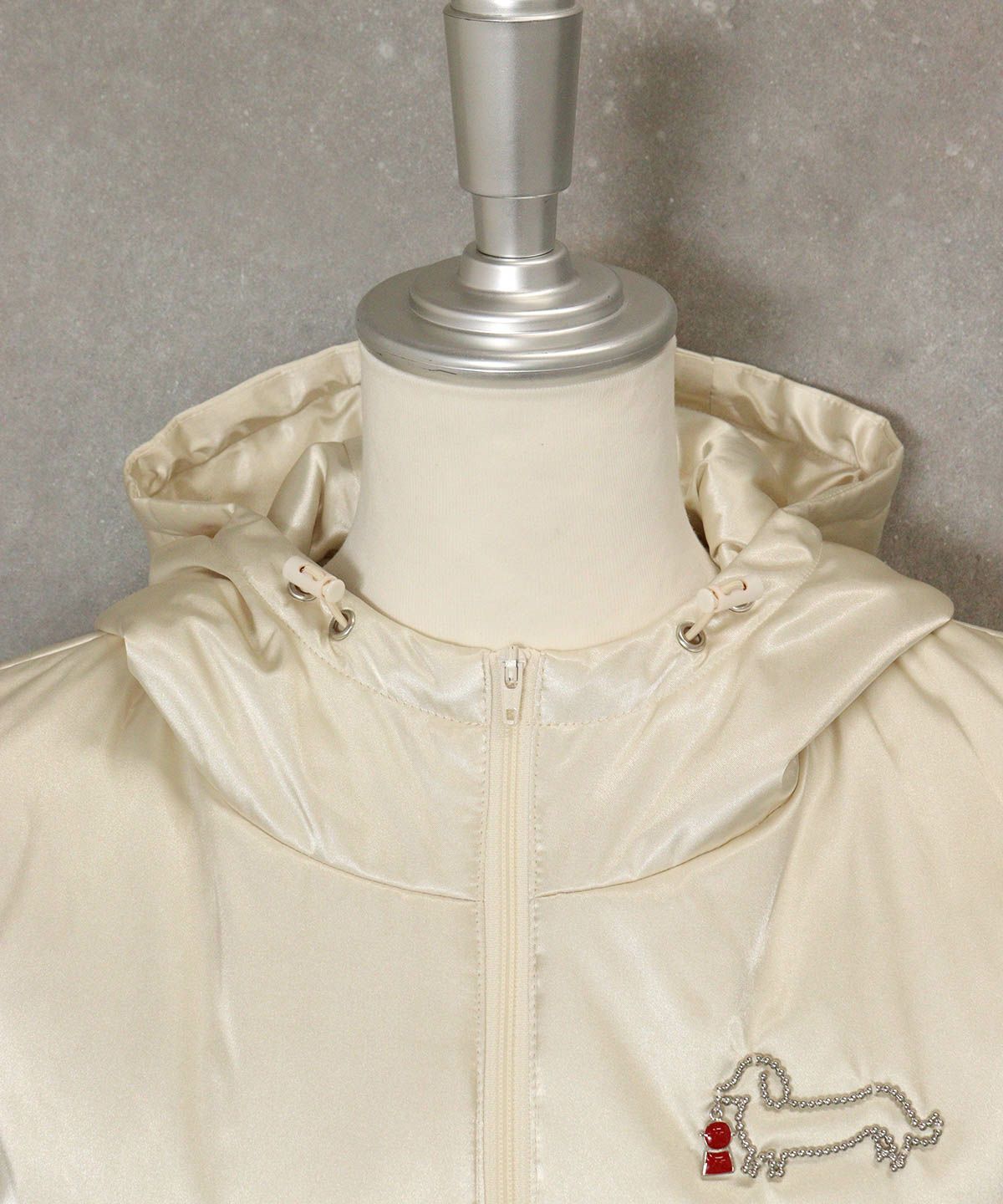 襟元部分（ベージュ）