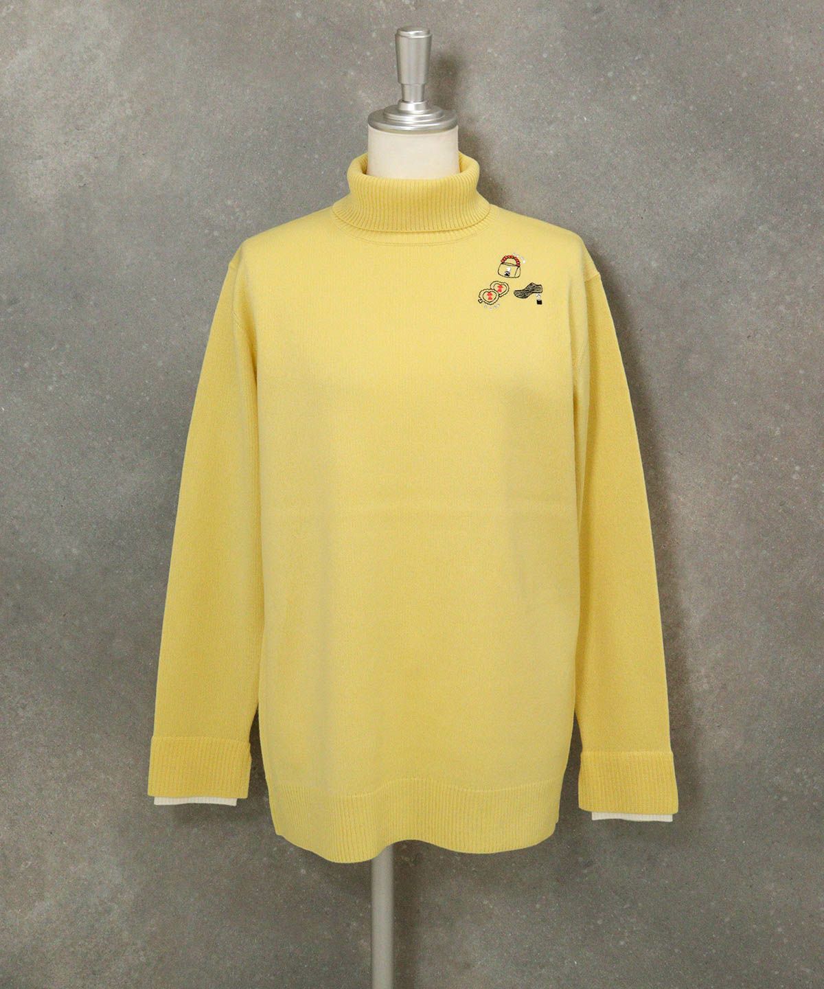 ウール混刺繍タートルニット（イエロー）