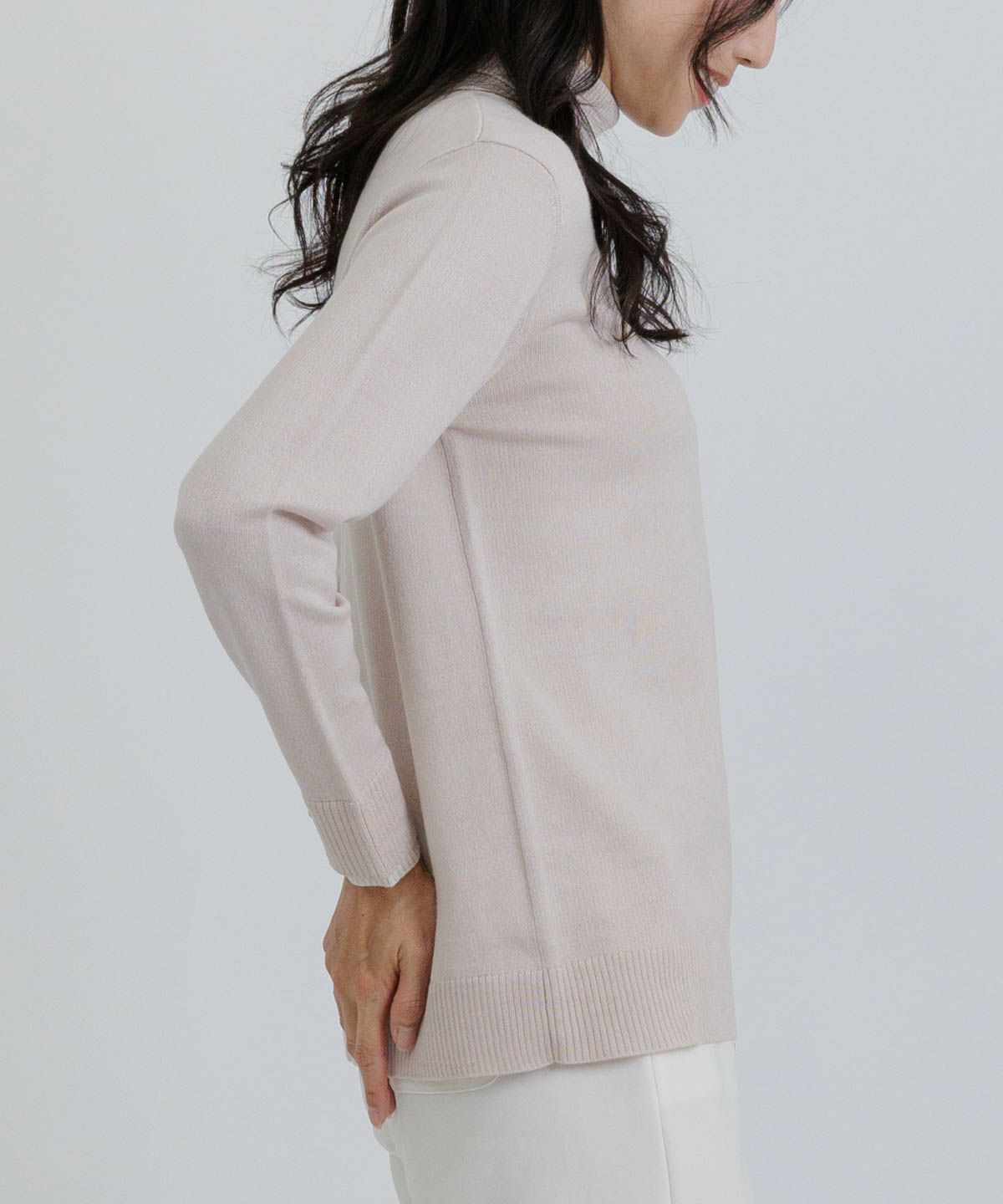 モデル着用画像（ベージュ）