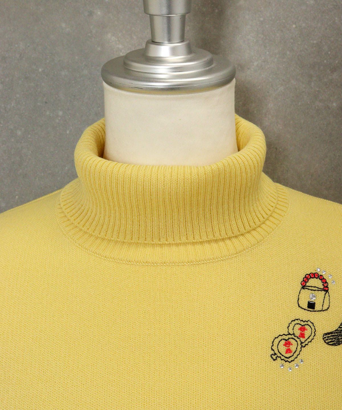 首元部分（イエロー）