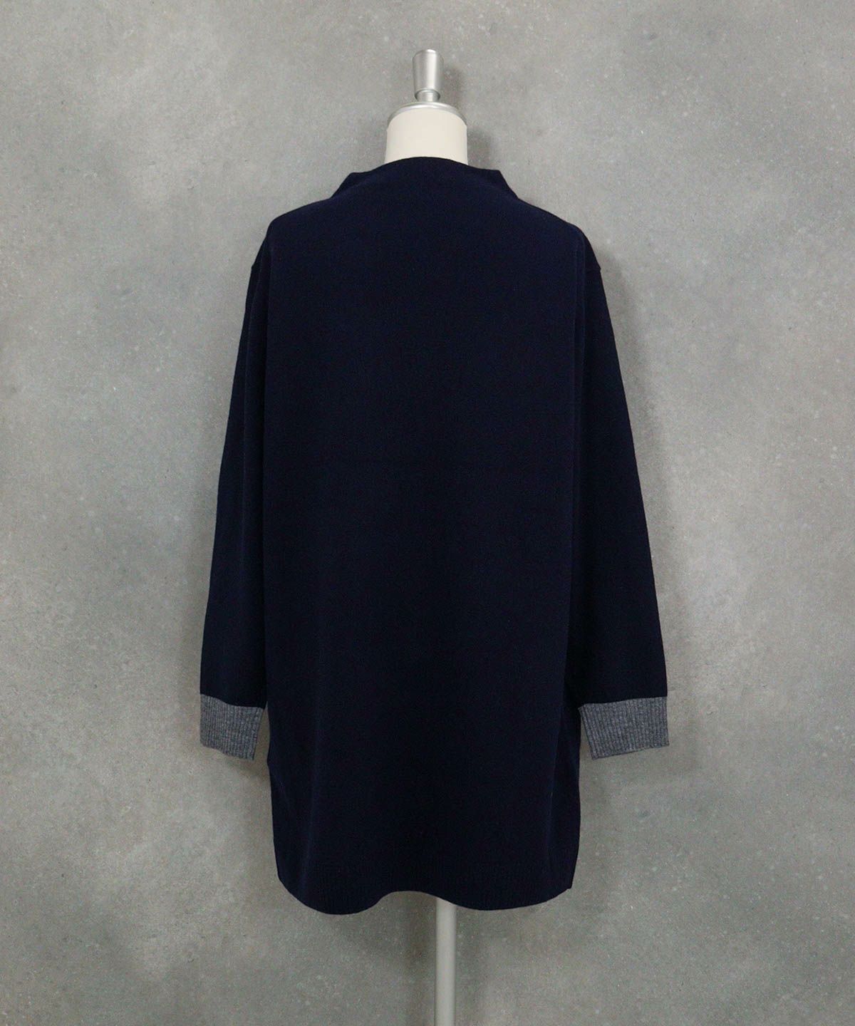 ウール100％ニットチュニック後（ネイビー）