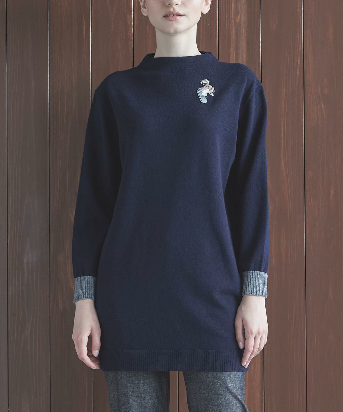 モデル着用画像（ネイビー）