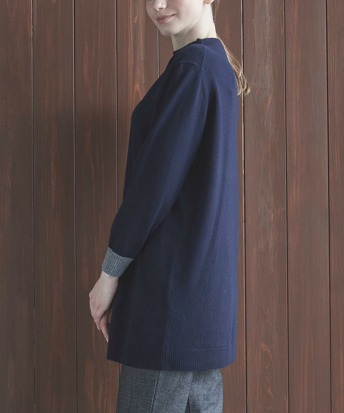モデル着用画像（ネイビー）