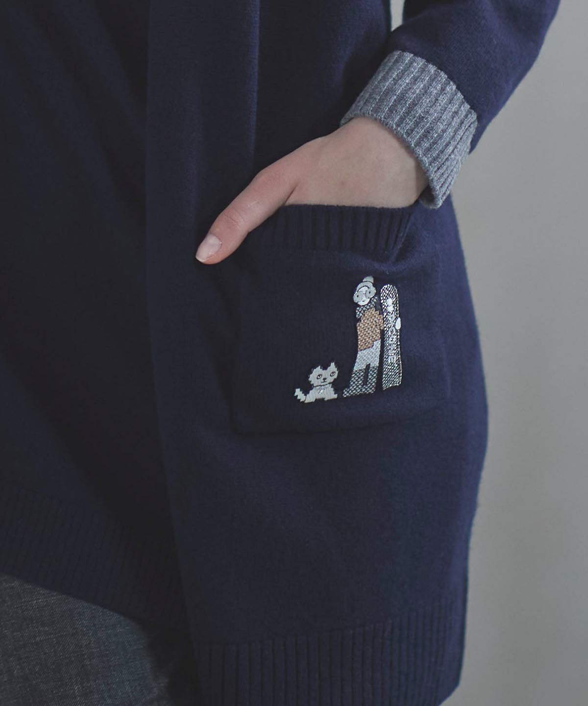 モデル着用画像（ネイビー）