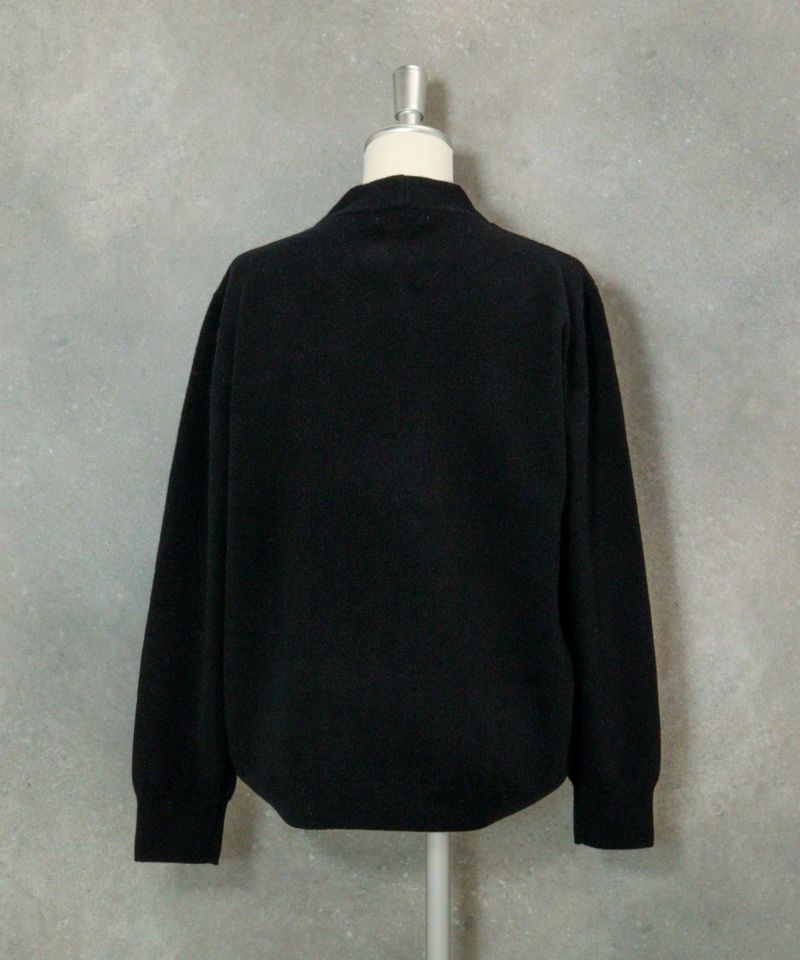 ウール100％ツイストネックニット後（ブラック）