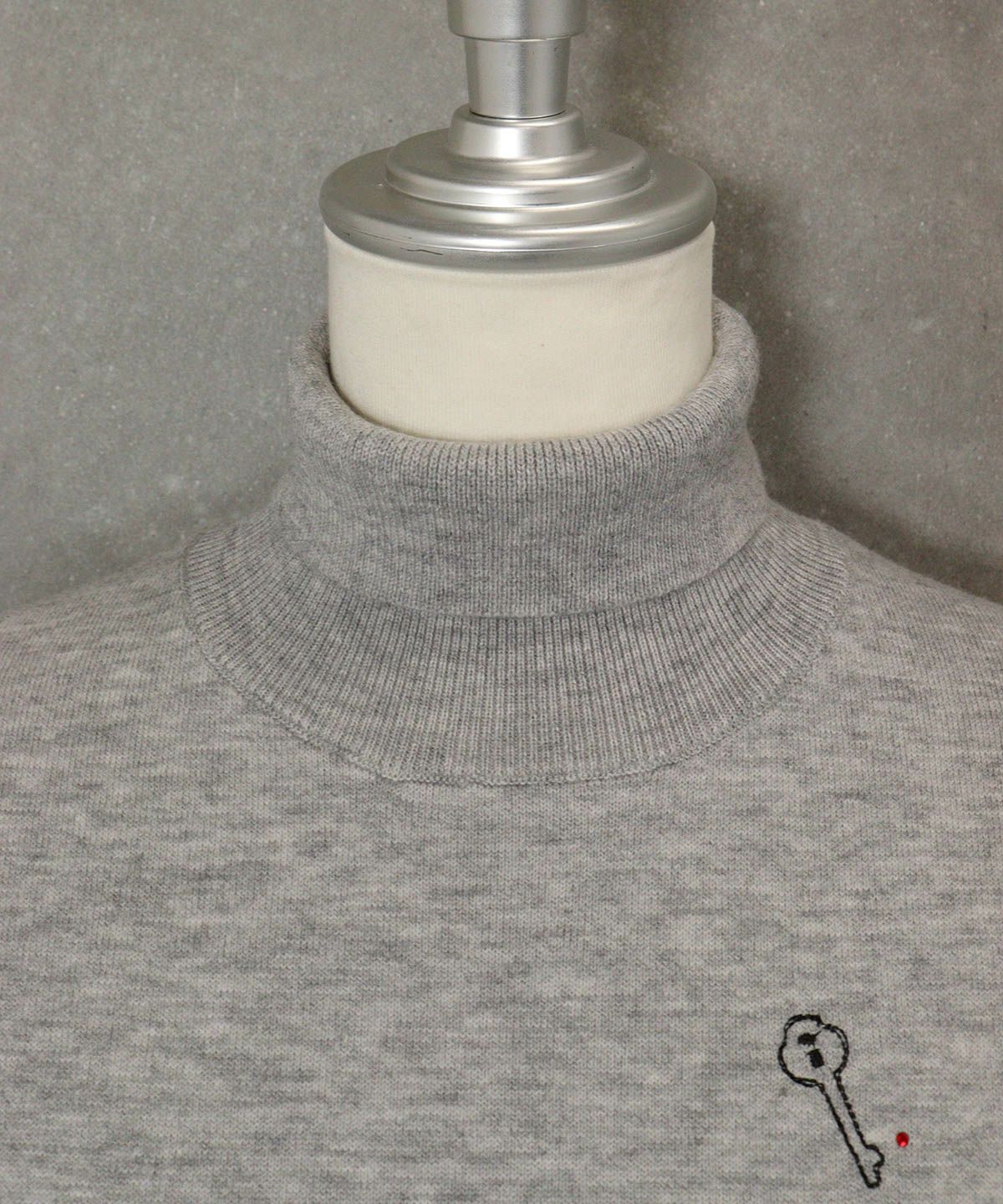 首元(ライトグレー)