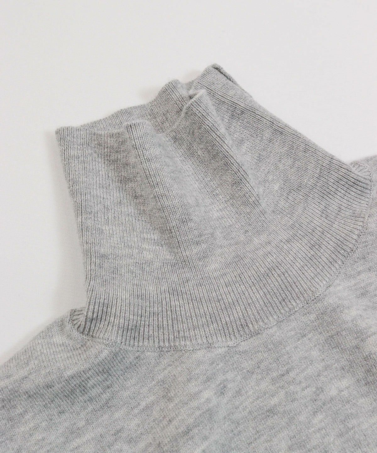 首元(ライトグレー)