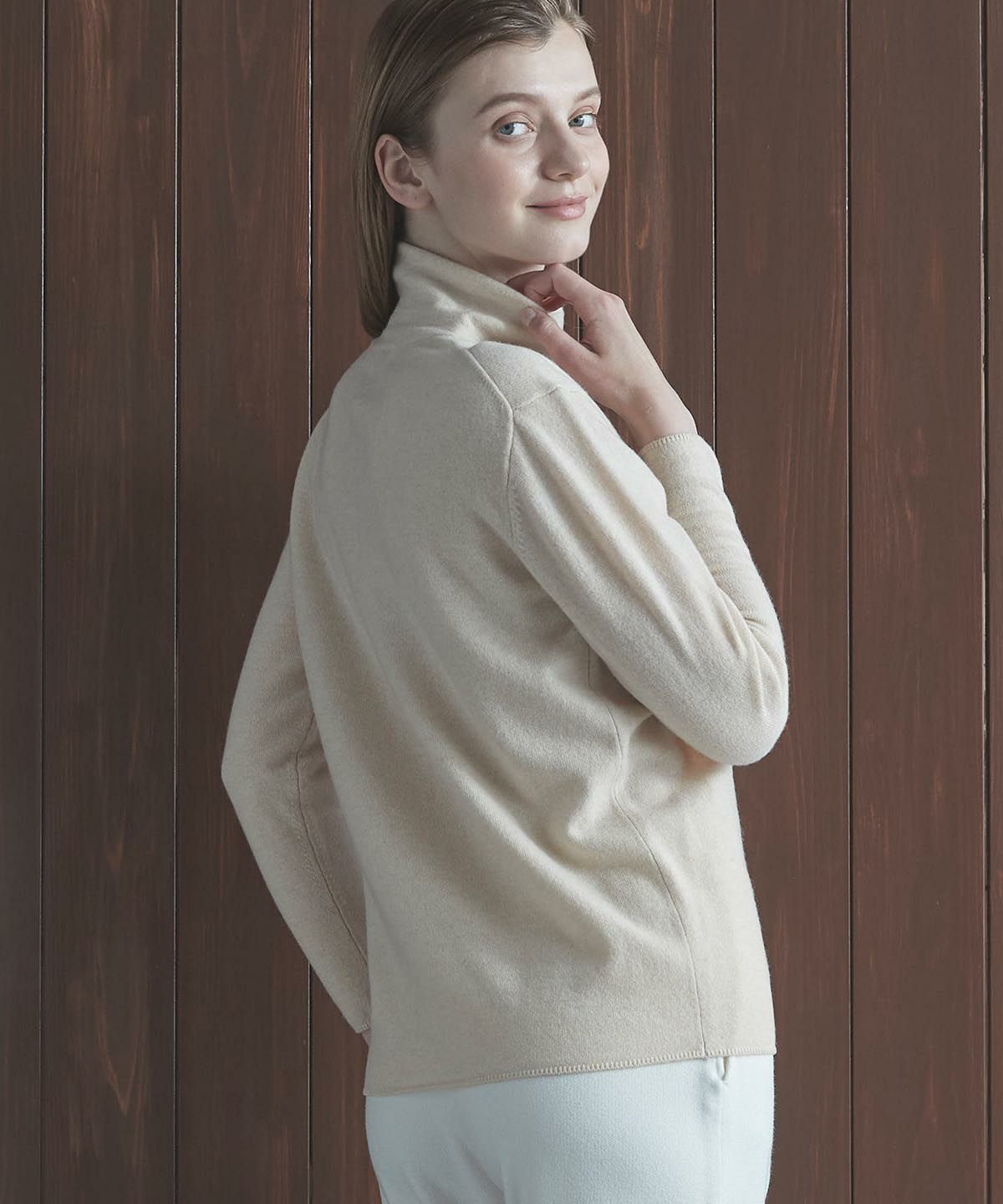 モデル着用画像（ベージュ）