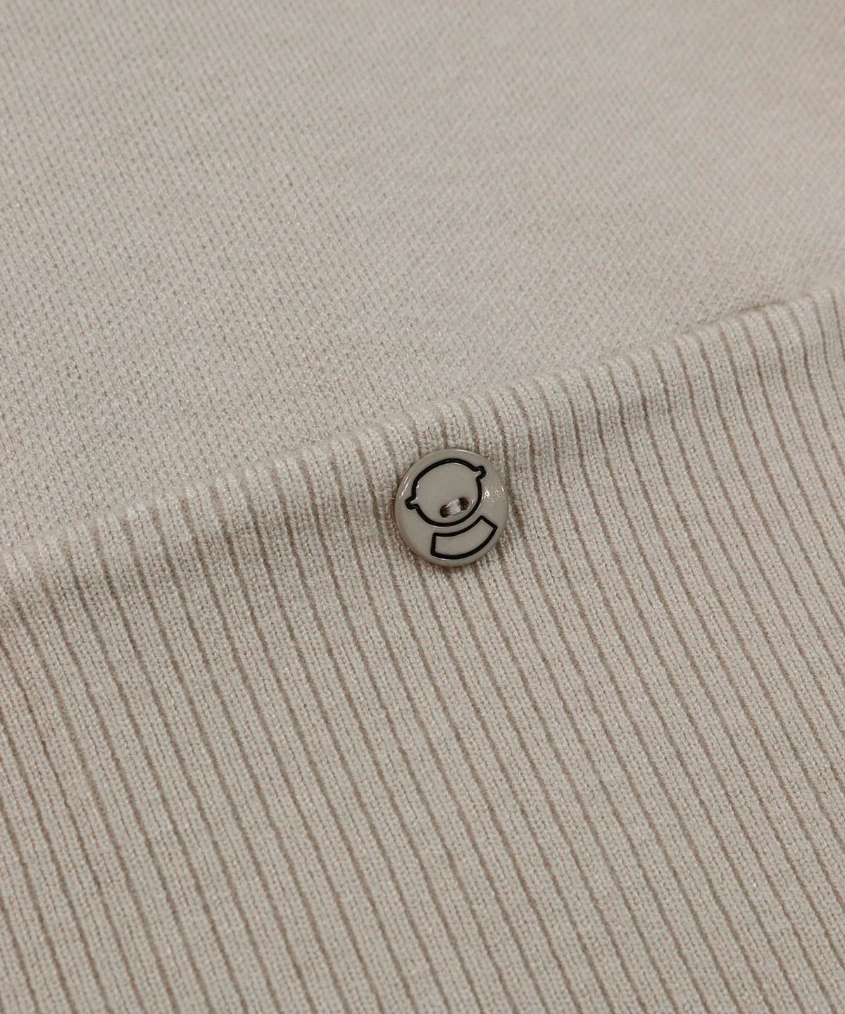 ボタン部分（ベージュ）