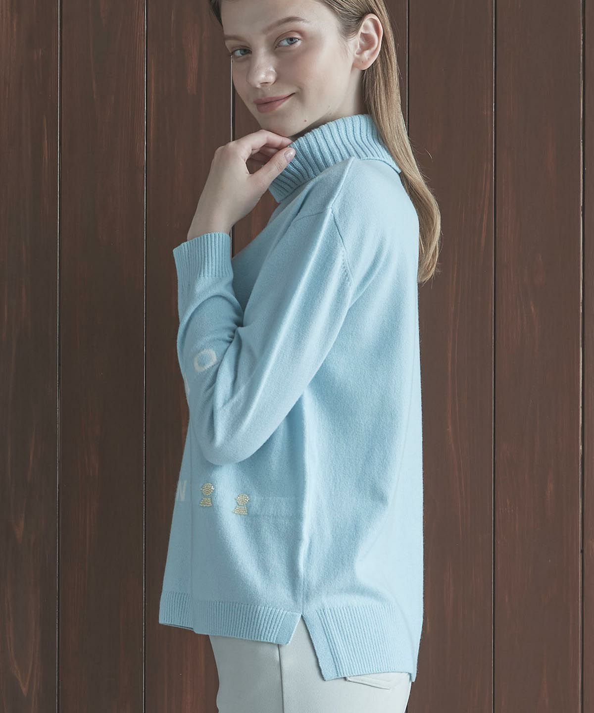 モデル着用画像（ライトブルー）