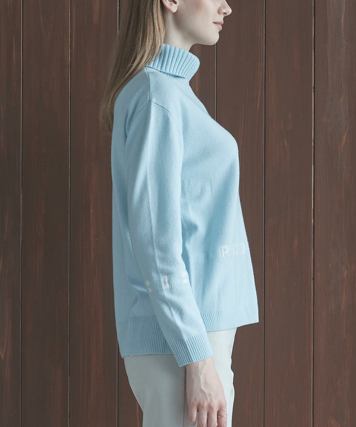 モデル着用画像（ライトブルー）
