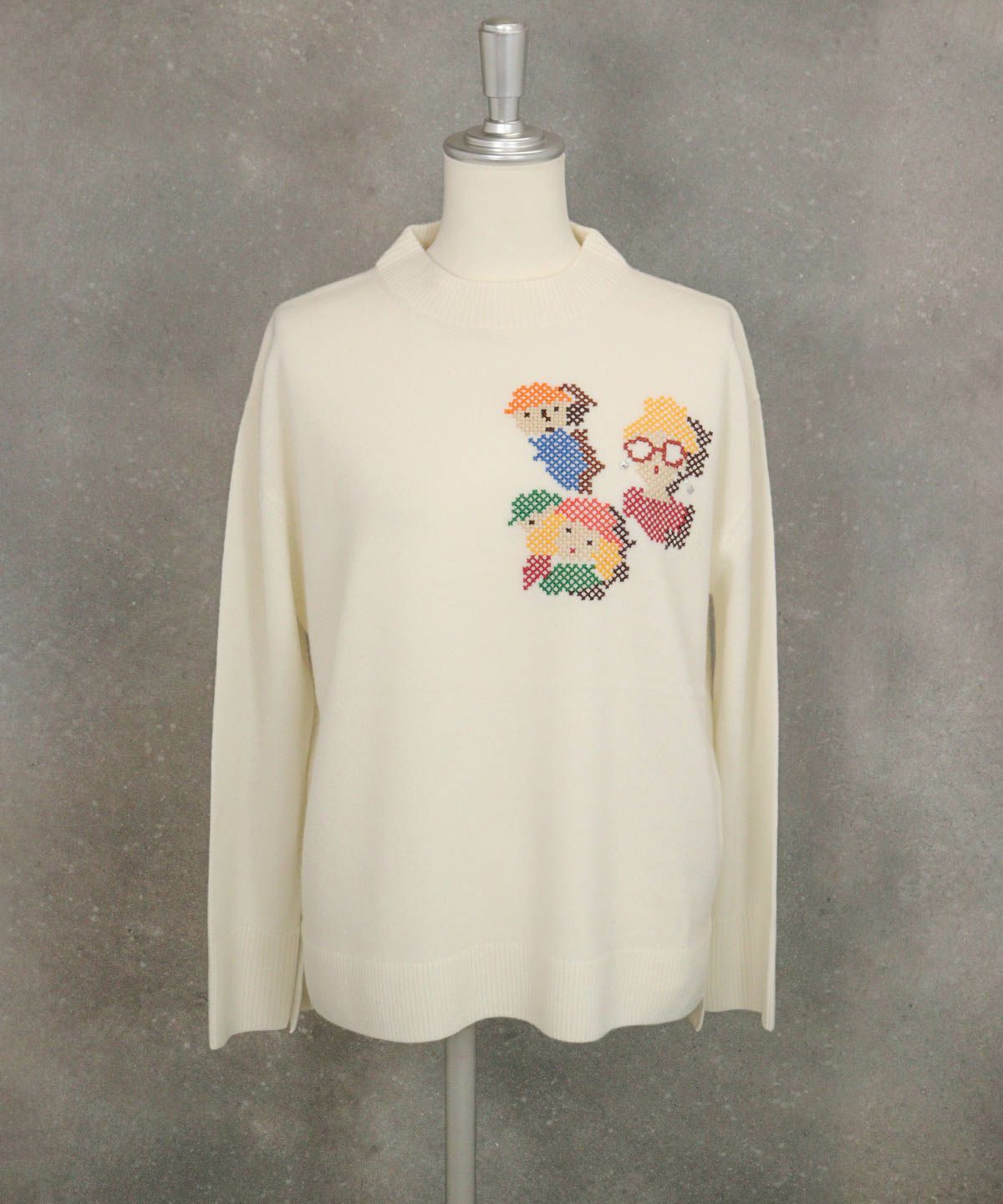 ウール100％ピクセル刺繍ニット|スタジオピッコーネ - ゴルフウェアや