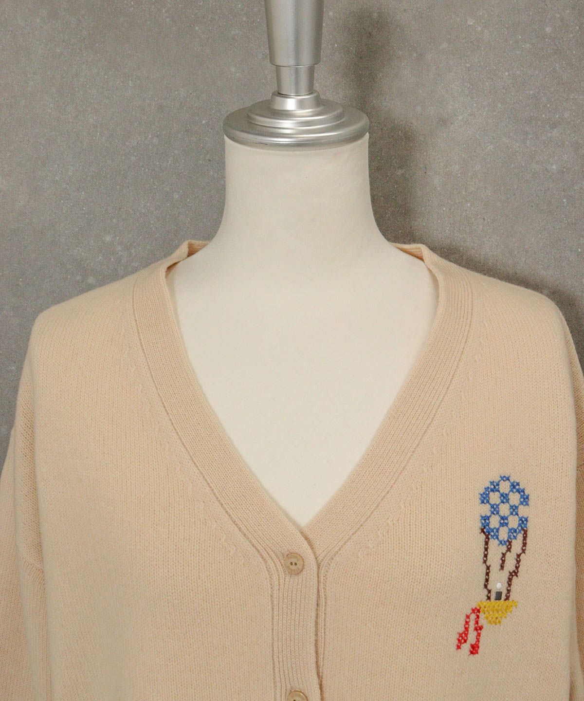 首元部分（ベ－ジュ）