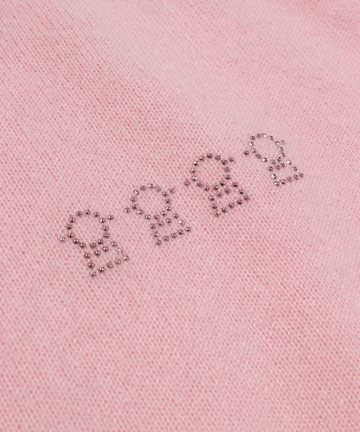 胸元デザイン部分（ピンク）