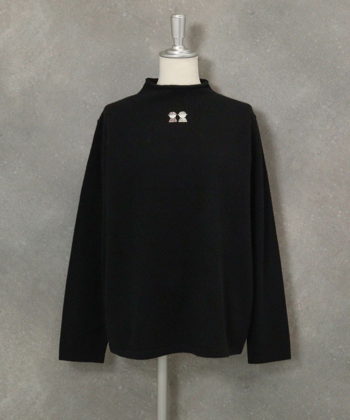  カシミヤ100％ロール襟ニット（ブラック）