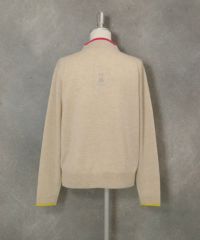 カシミヤ100％ポイントカラーニット(ベージュ)後ろ