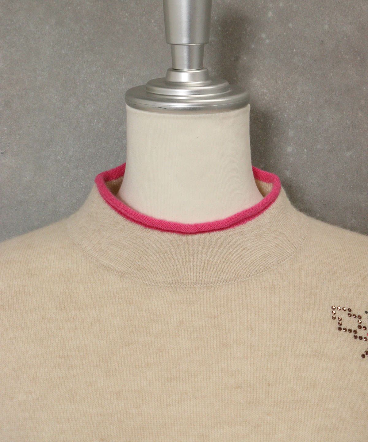 首元(ベージュ)