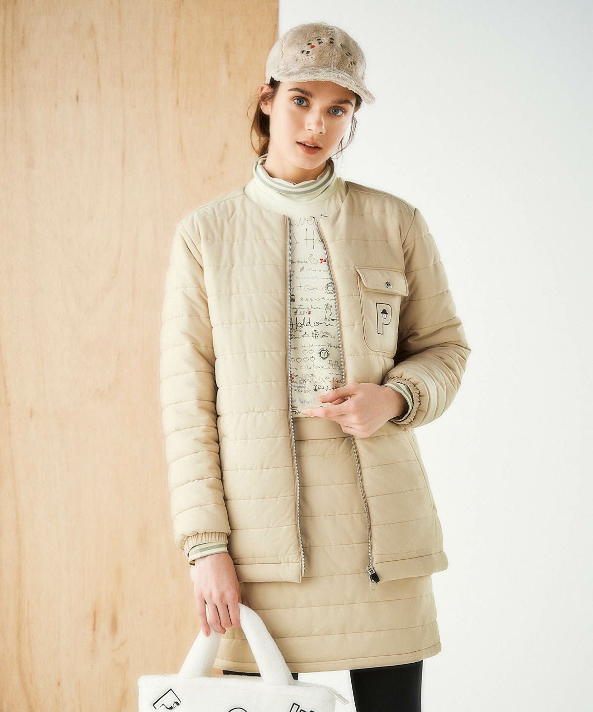 モデル着用画像（ベージュ）