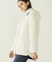 モデル着用画像（ホワイト）