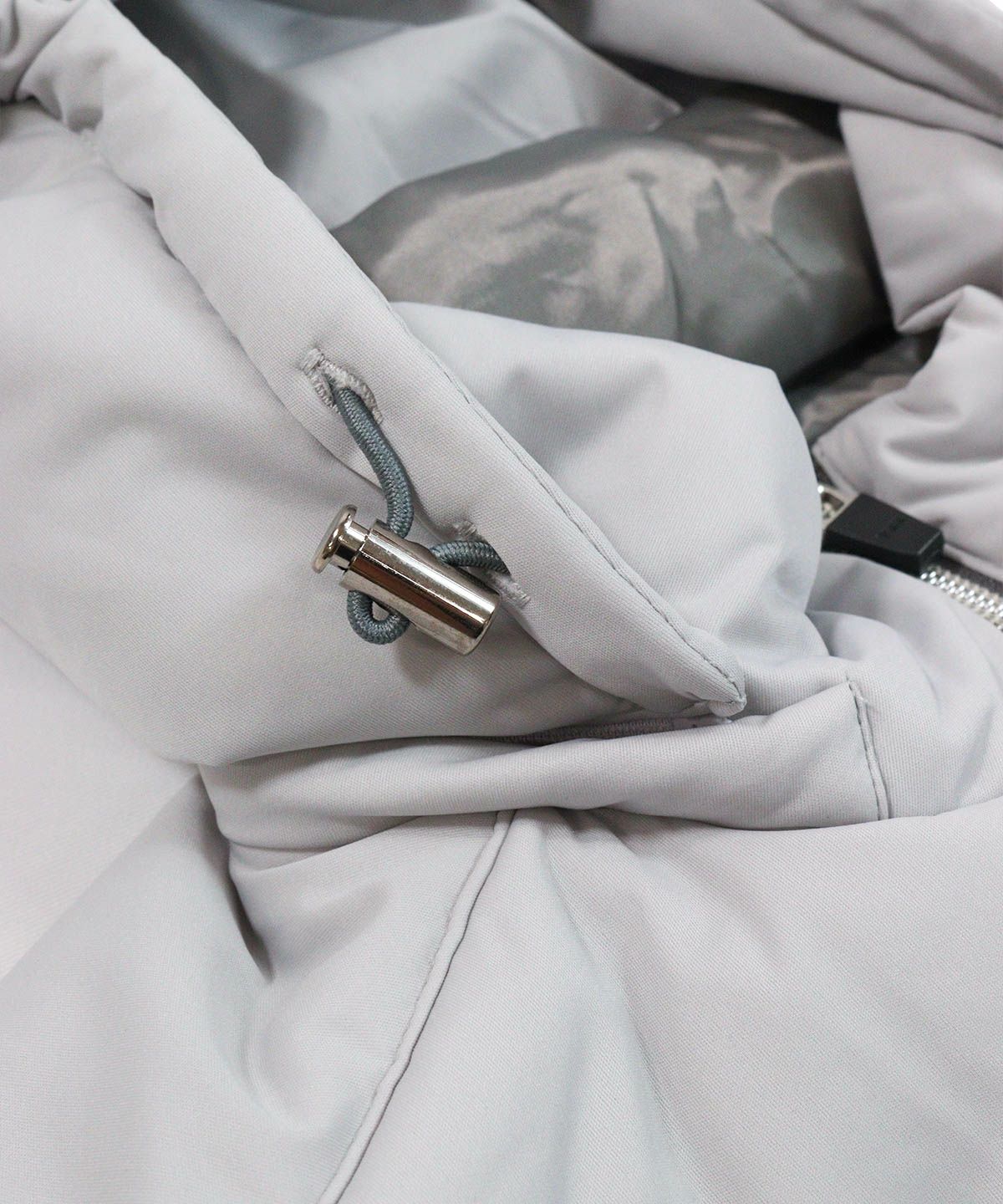 調整部分（ライトグレー）