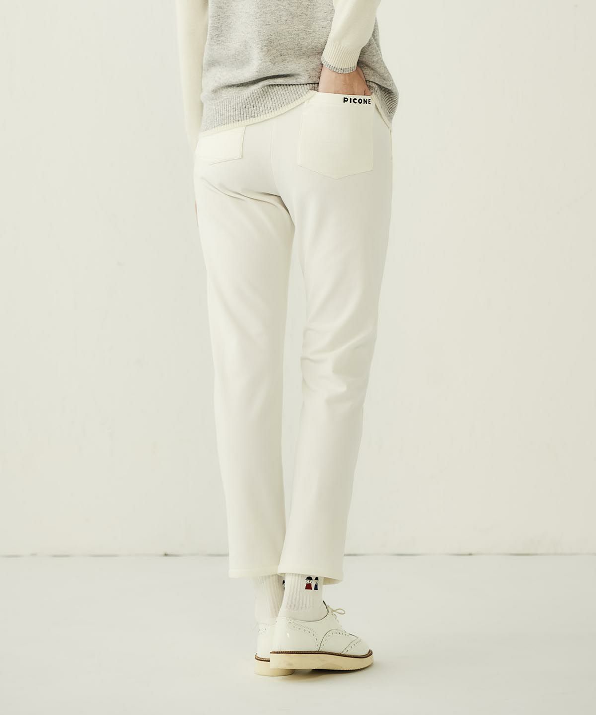 モデル着用画像(ホワイト)