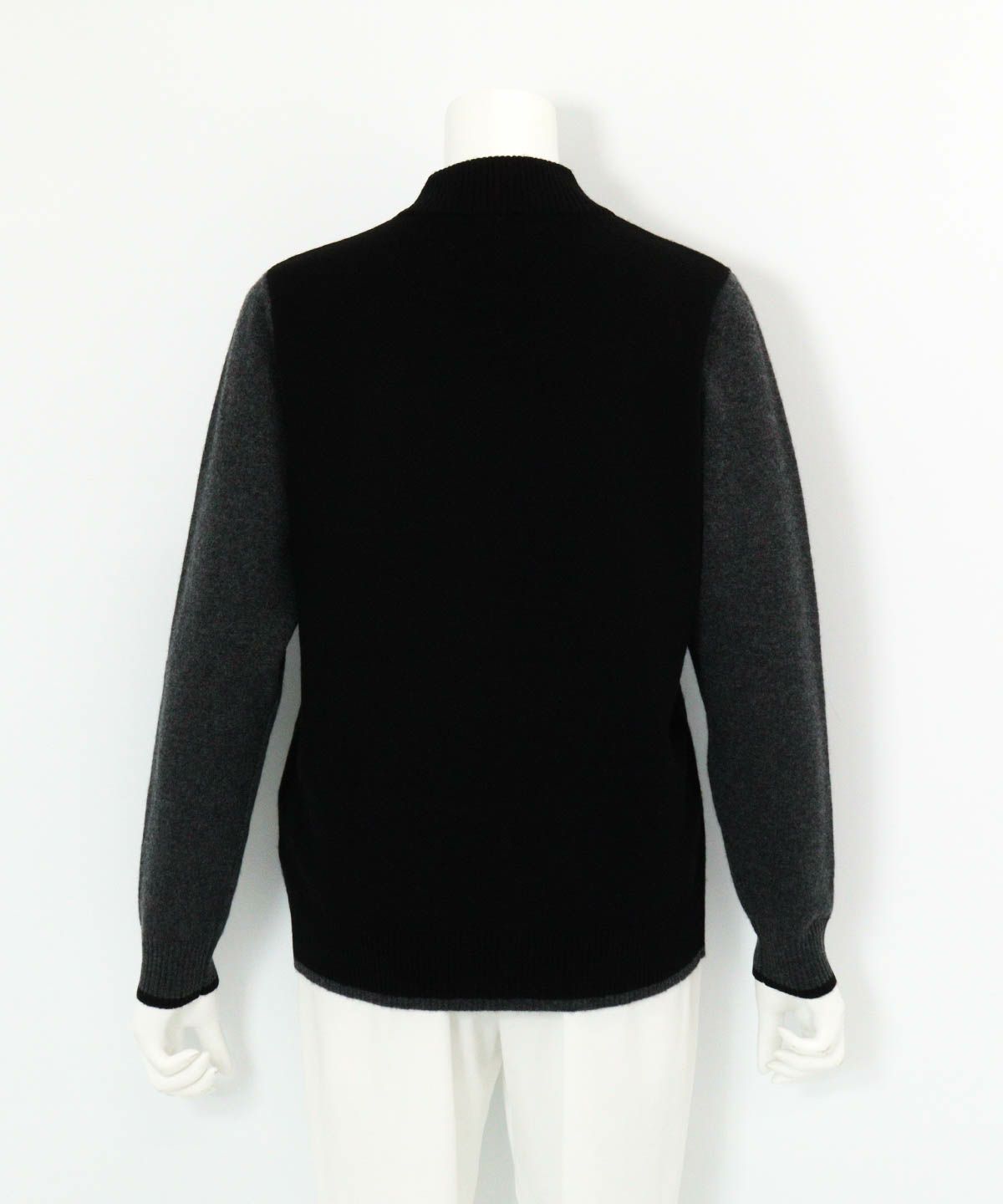 カシミヤ100％配色ニット後（ブラック）