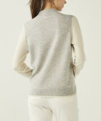 モデル着用画像（ライトグレー）