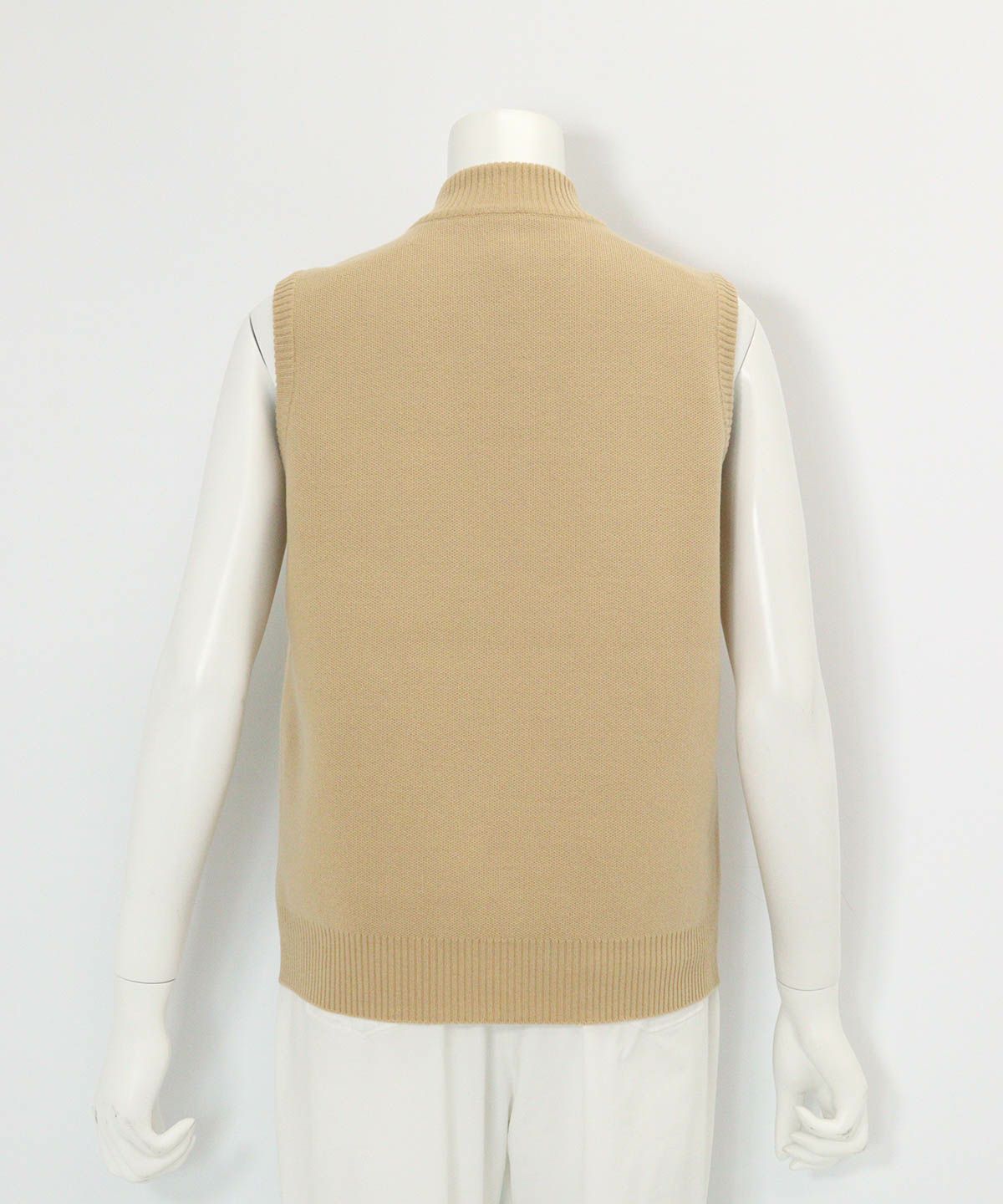 プードル柄発熱ニットベスト(ベージュ)後ろ