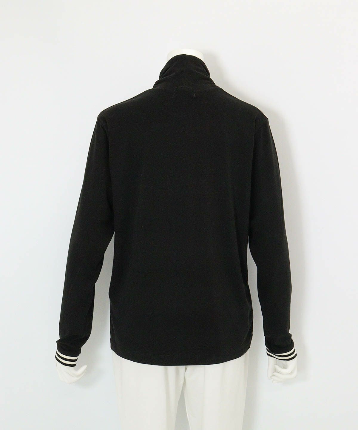 手描き風イラスト発熱素材プルオーバー(ブラック)後ろ