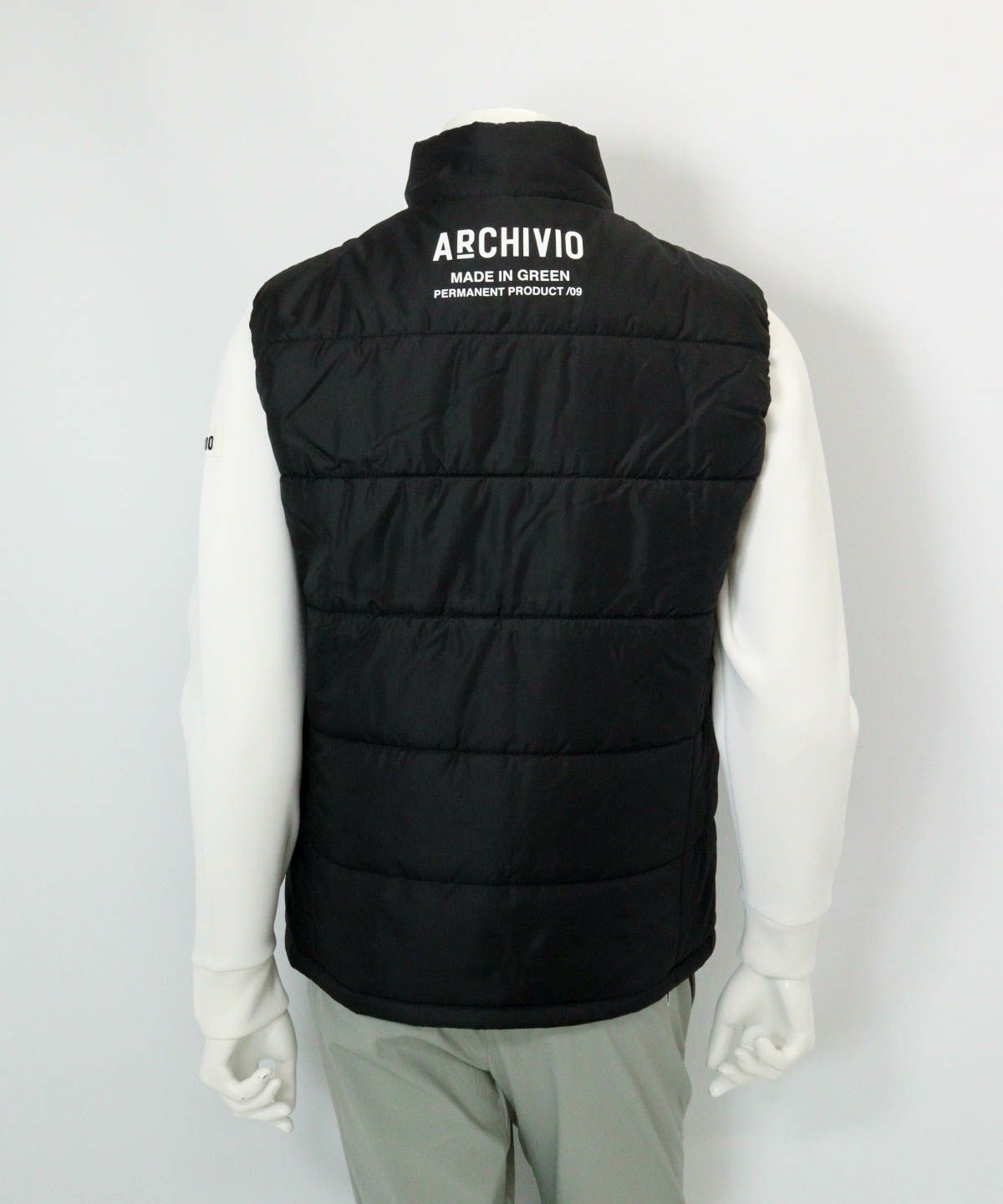 【メンズ】ジップアップ撥水中綿ベスト(ブラック)後ろ