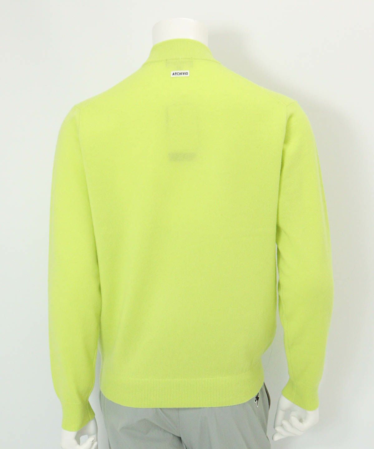 【メンズ】カシミヤ100％ロゴポケットニット(イエロー)後ろ