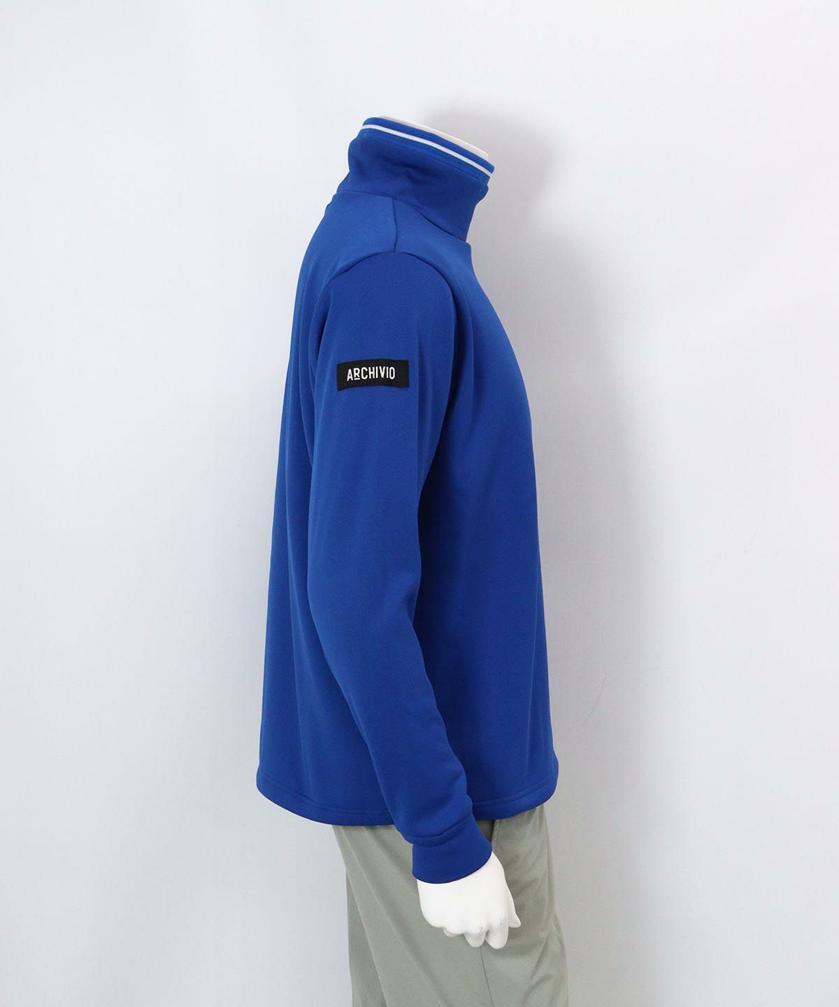 裏起毛ボトルネックプルオーバー横（ブルー）