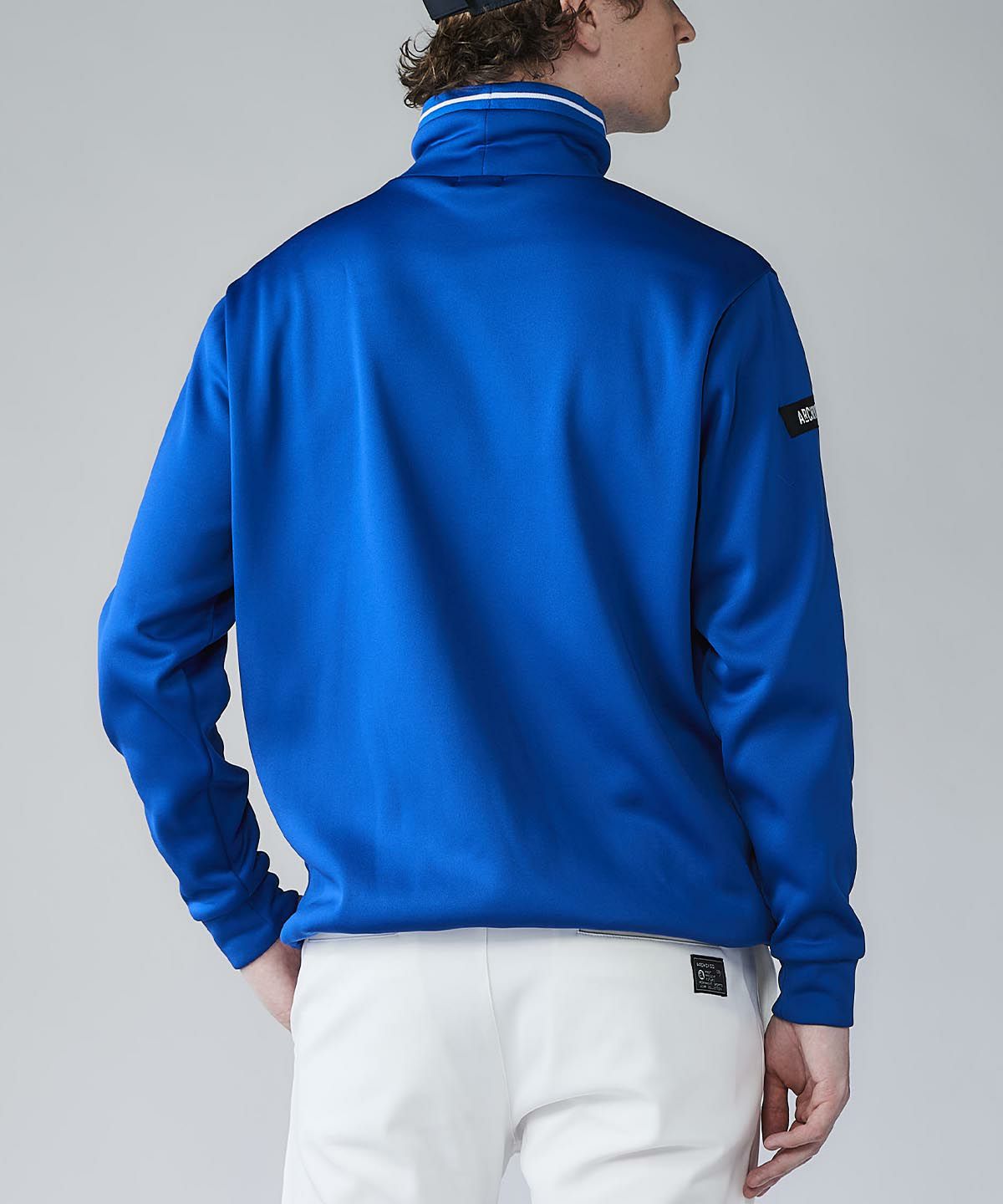 モデル着用画像（ブルー）