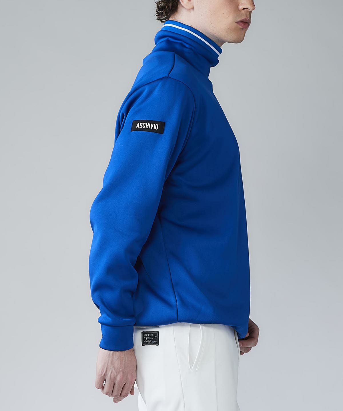 モデル着用画像（ブルー）