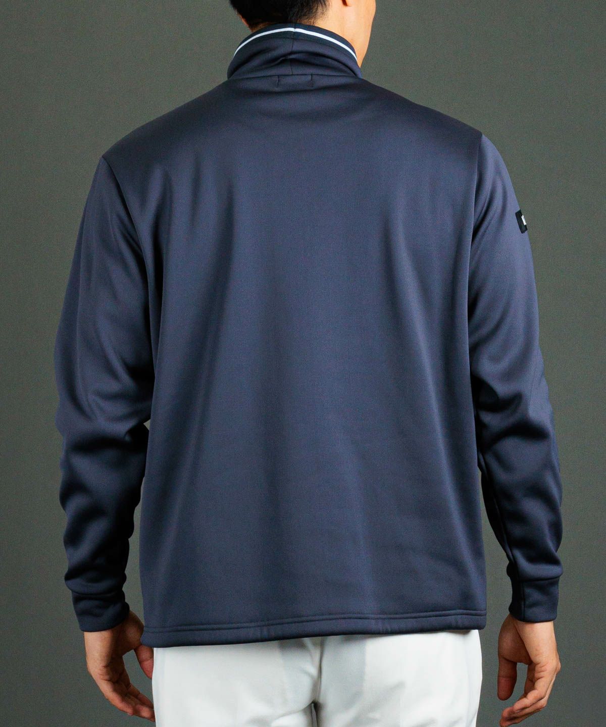 モデル着用画像（グレー）