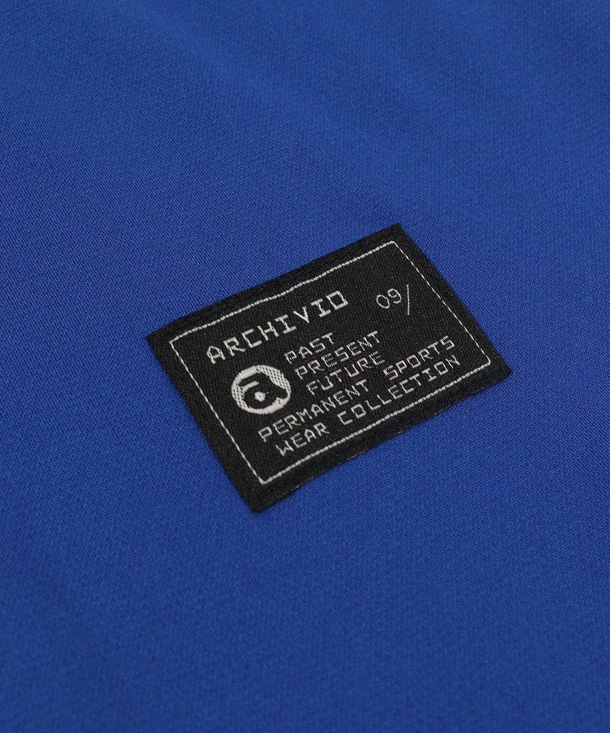 ロゴタグ部分（ブルー）