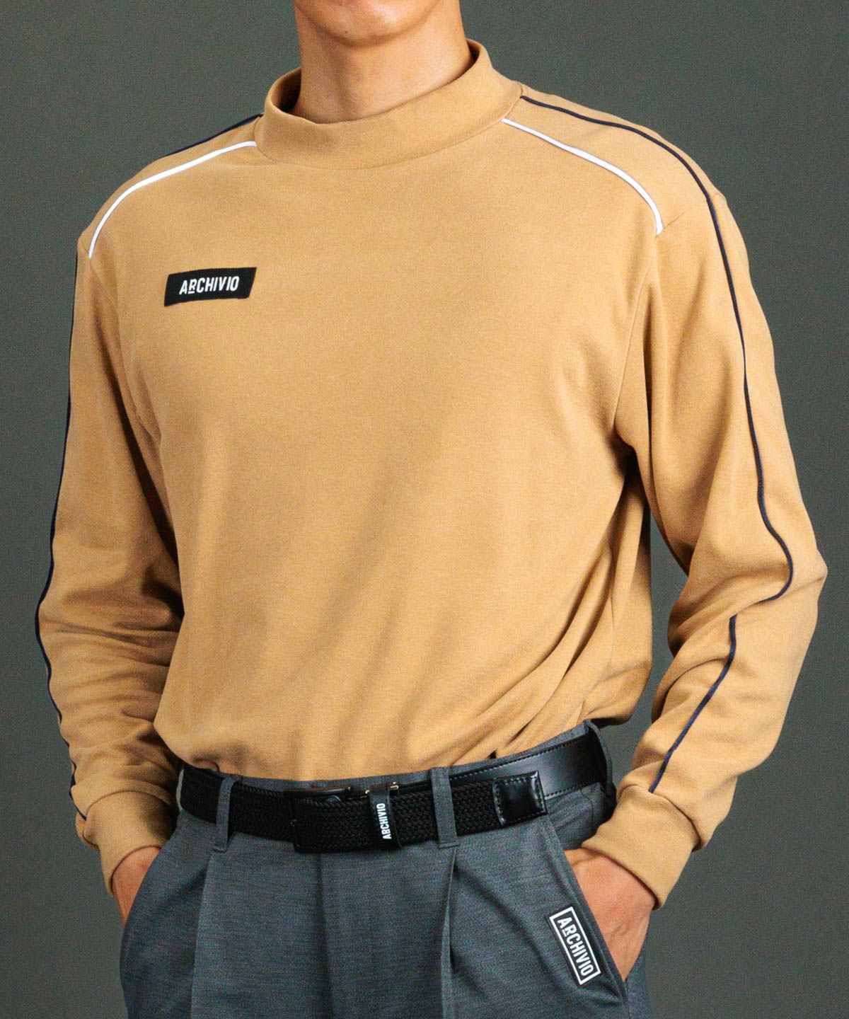 モデル着用画像（ベージュ）