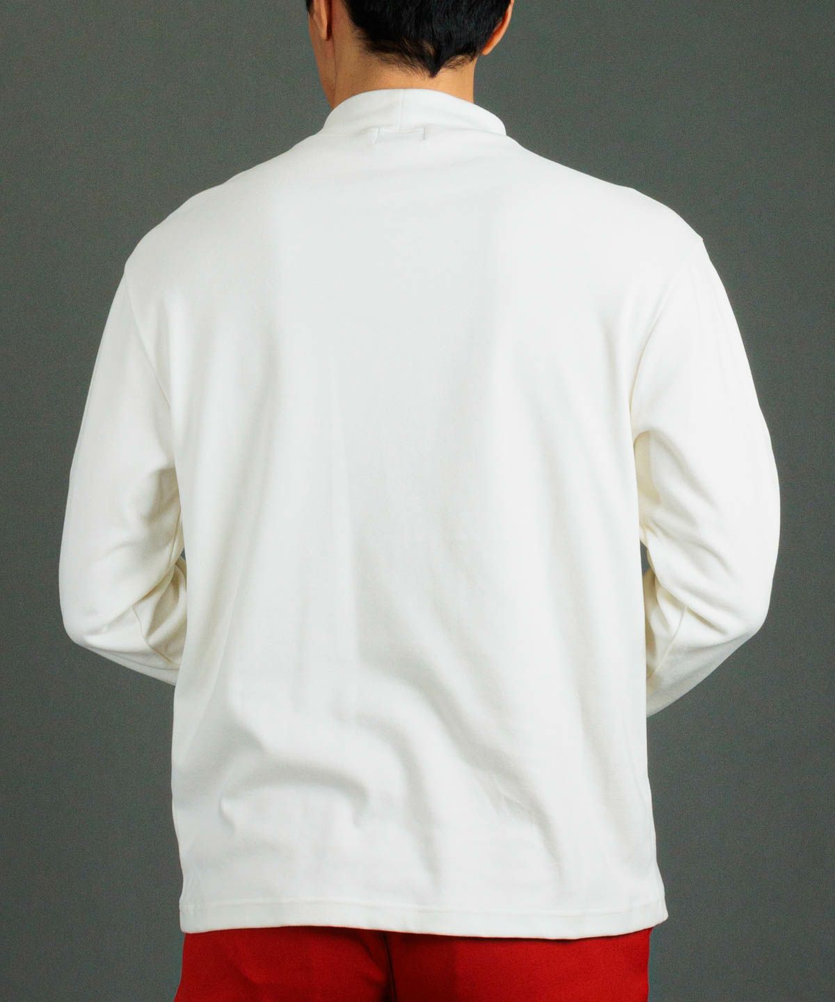 モデル着用画像（ホワイト）