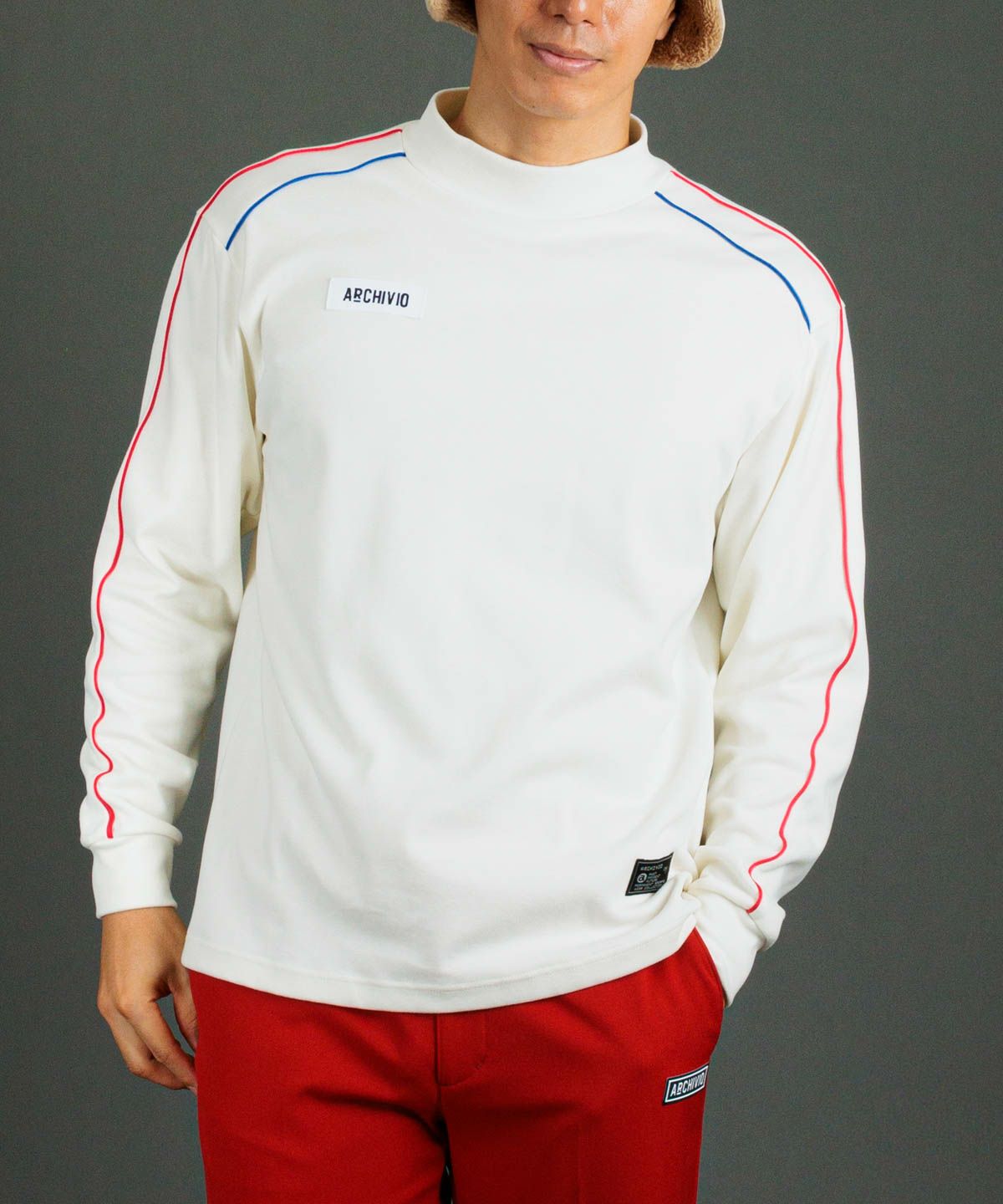 モデル着用画像（ホワイト）