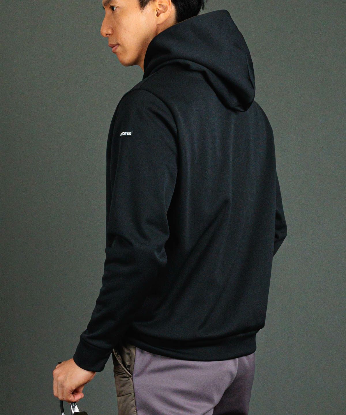 モデル着用画像（ブラック）