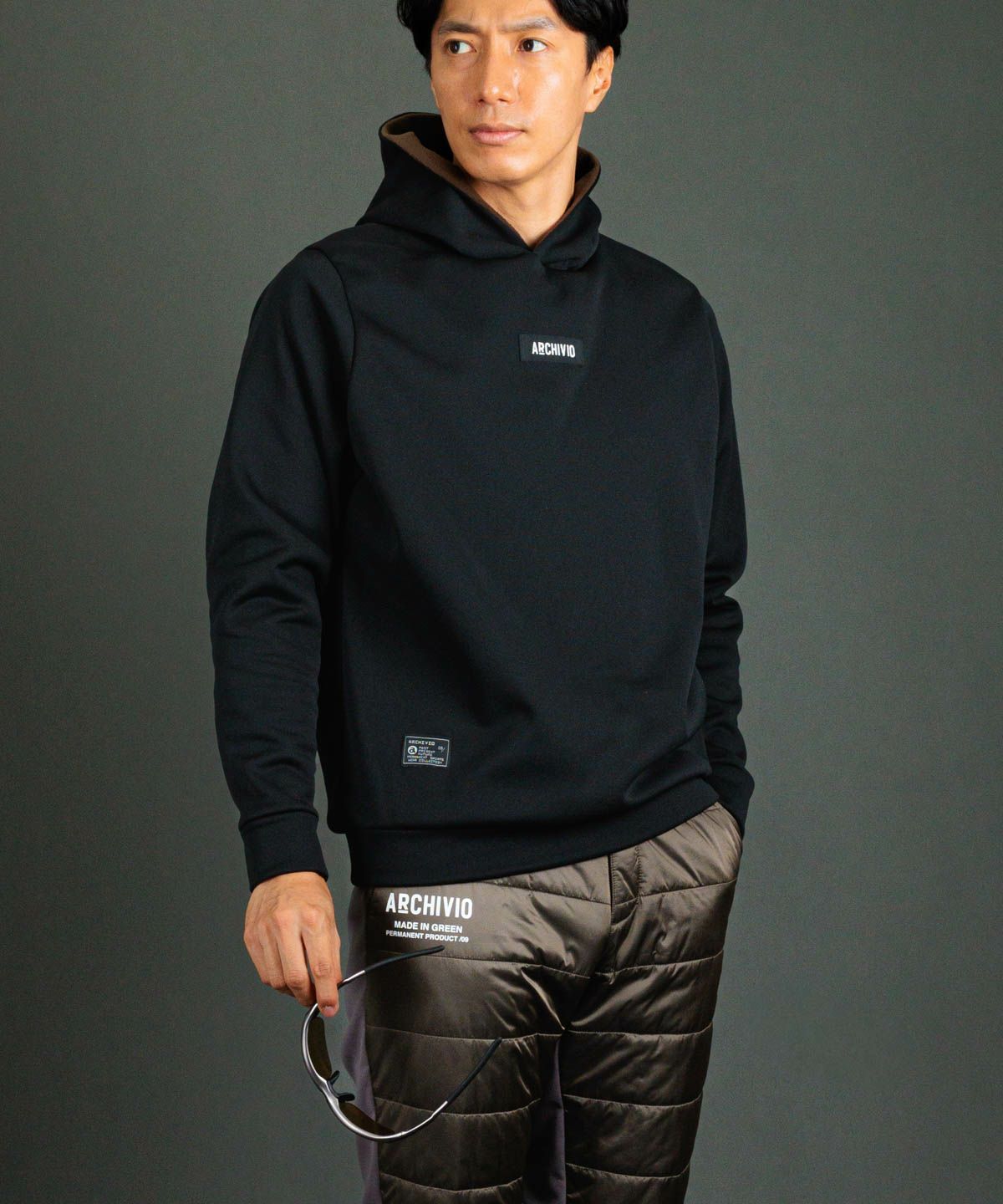 モデル着用画像（ブラック）