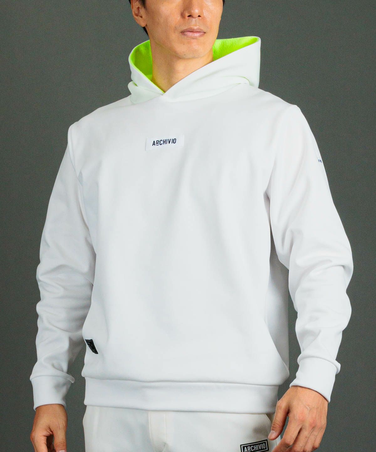 モデル着用画像（ホワイト）