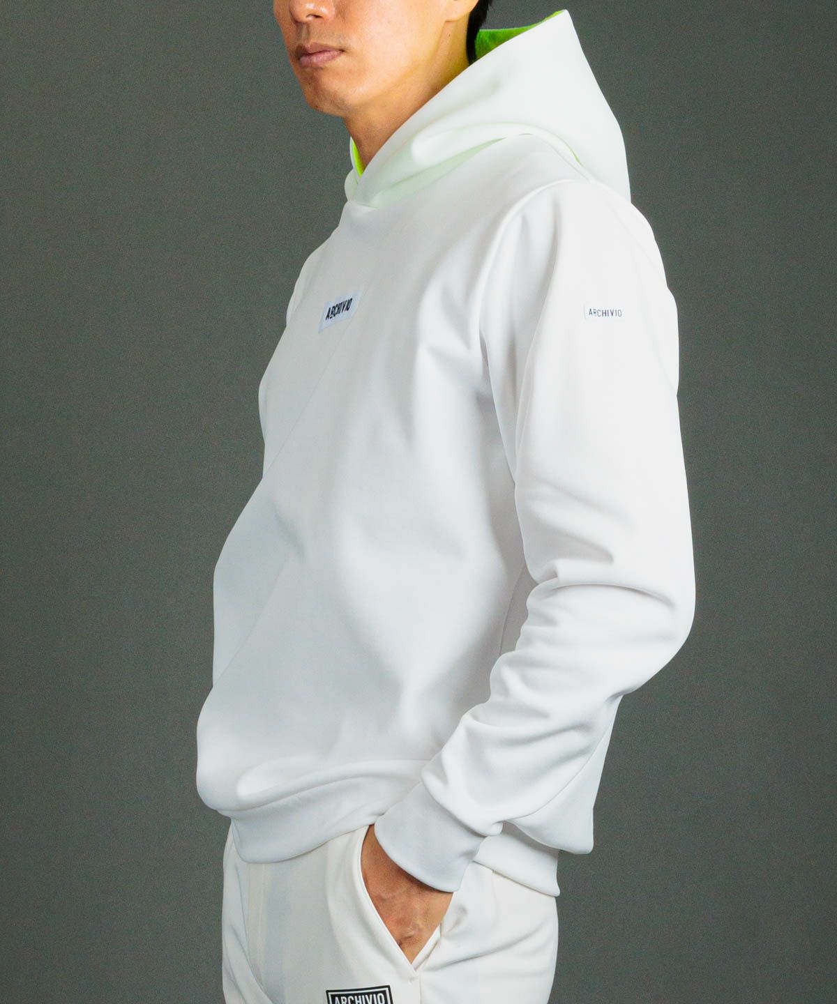 モデル着用画像（ホワイト）